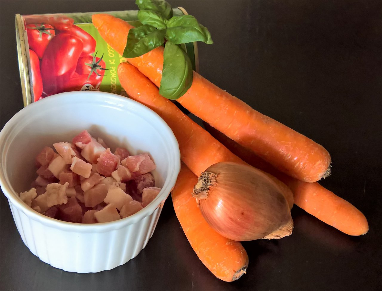 Rigatoni con carote e pancetta